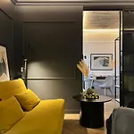 Konarskiego 33 Boutique *