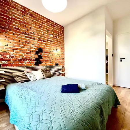 Konarskiego 33 Boutique Hotel *