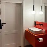 Konarskiego 33 Boutique *
