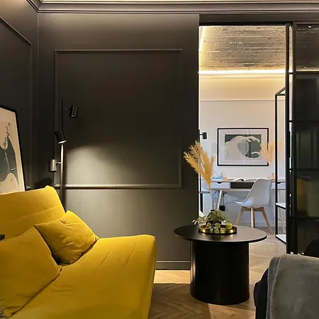 Konarskiego 33 Boutique *